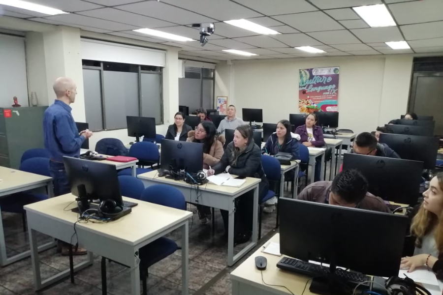 Photo of a classroom.